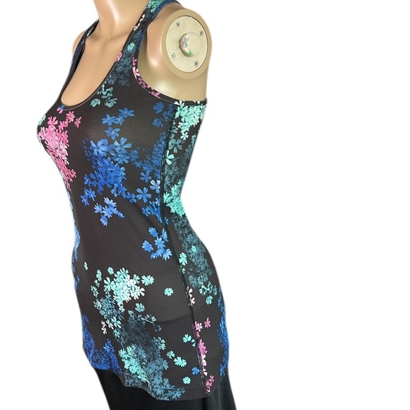 LULULEMON halter sport top, floral,sz 4, retro tag but still in great condition - Picture 3 of 11